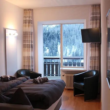 Bellevue Apartment *